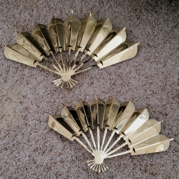 Vintage Pair Decorative Gold Tone Metal Hand Fans Asian Inspired Wall Art Decor - Picture 2 of 9